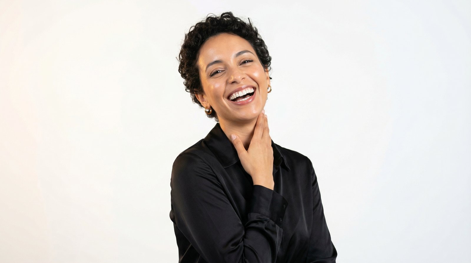 Patiente souriante au Cabinet dentaire Dr Meriem Aboud, Marrakech